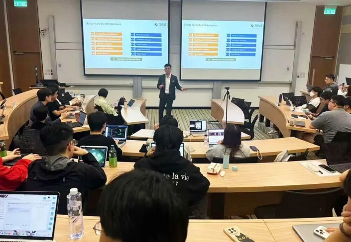 25.11.10 Resin Essex 家辦行政總裁陳志遠到港科大課堂談家辦實務